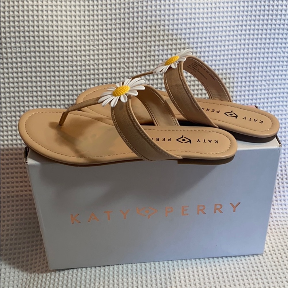 Katy Perry The Forget Me Not Flat Sandal size 9.5